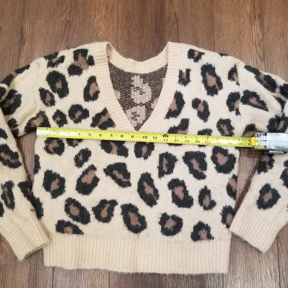 SOLD! Victoria’s Secret Pink Fuzzy Leopard Print Sweater - Picture 8 of 11